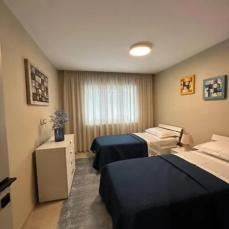 Apartment D&r *